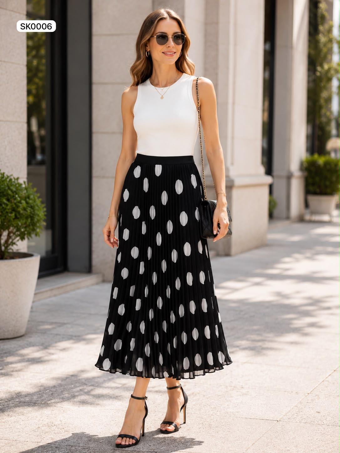 Pleated polka dot max skirt